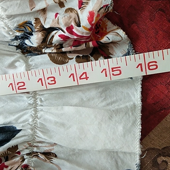 Cropped Top Floral 3/4 Sleeve No Labels Cottage Core Elastic Neckline - Picture 8 of 9